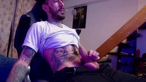 Snapshot of harry_reems_ chatting on December 12, 4:04 am OMAR online show from December 12, 4:04 am