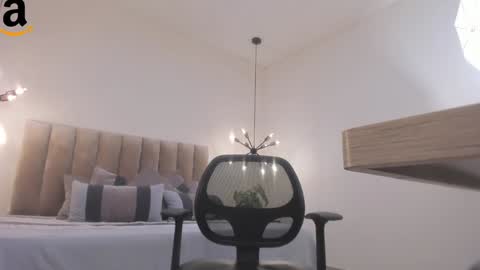 Harry Jones online show from December 8, 5:44 pm