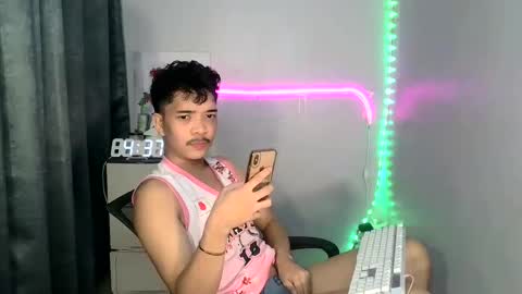 Michael18 online show from March 8, 7:16 am