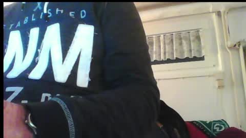 Snapshot of hartwichser1 chatting on December 27, 11:10 pm hot n nasty online show from December 27, 11:10 pm