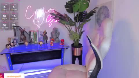 Snapshot of hasbella_saenz1 chatting on November 10, 7:46 pm s online show from November 10, 7:46 pm