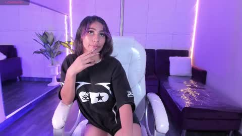 Snapshot of hasleycarter chatting on October 17, 4:37 am HasleyCarter online show from October 17, 4:37 am