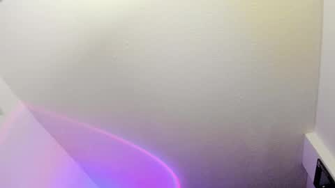 Snapshot of hat_girl chatting on November 12, 4:24 am Nicole online show from November 12, 4:24 am