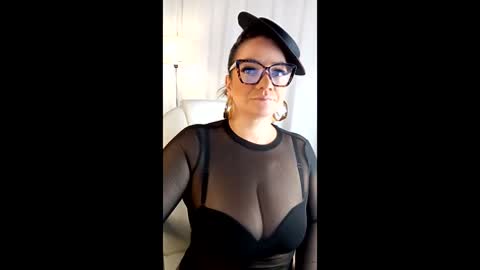 leila online show from March 14, 9:37 am