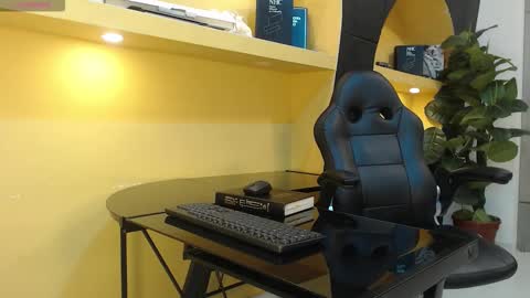 Snapshot of hatsajones chatting on September 12, 12:27 pm hatsajones online show from September 12, 12:27 pm