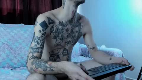 Snapshot of hatsumotokyoto chatting on November 12, 1:33 pm More content 2 online show from November 12, 1:33 pm