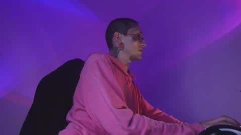 Snapshot of hatsumotokyoto chatting on November 19, 1:16 am More content 2 online show from November 19, 1:16 am