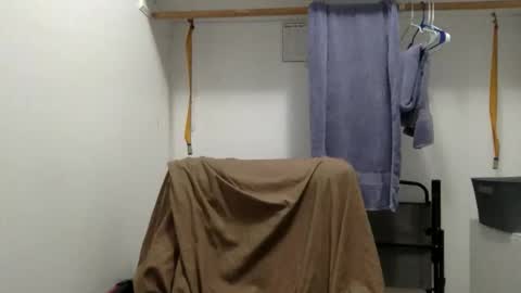 hautmana online show from April 19, 6:13 am