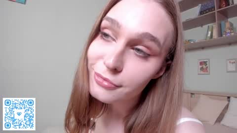 Mia online show from April 18, 3:16 pm