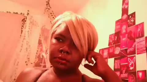 hawtchoc37 online show from October 7, 10:45 am