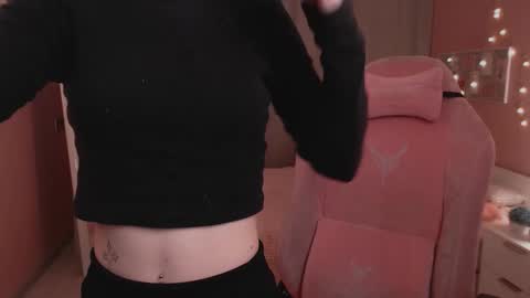 Mia online show from January 9, 1:19 am