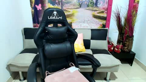 Snapshot of hayami_18 chatting on January 22, 11:45 am HAYAMI online show from January 22, 11:45 am