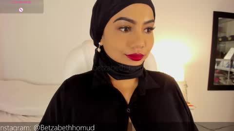 Snapshot of hayat_alcaraz chatting on December 23, 7:50 am Hayat online show from December 23, 7:50 am