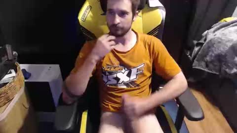 Snapshot of haydxxx chatting on December 4, 8:01 am Haydxxx online show from December 4, 8:01 am