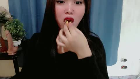 Snapshot of haylee_slut chatting on January 2, 5:46 am haylee online show from January 2, 5:46 am