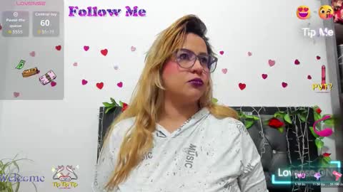 Snapshot of hazel_34 chatting on November 16, 9:59 am hazel online show from November 16, 9:59 am