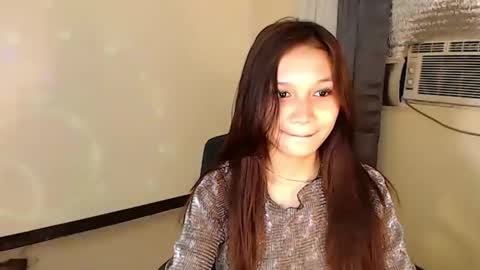 hazel_loves_you143 online show from September 16, 5:30 am