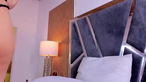 Snapshot of hazel_ross_tcw chatting on December 9, 8:01 pm Hazel online show from December 9, 8:01 pm