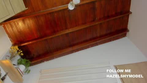 Im Hazel online show from December 3, 11:35 pm