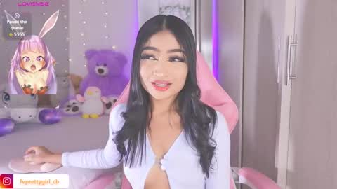 Snapshot of hazelbabee_ chatting on November 25, 6:02 am Lynn online show from November 25, 6:02 am