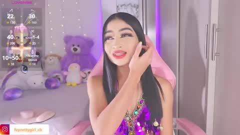 Snapshot of hazelbabee_ chatting on December 1, 5:45 am Lynn online show from December 1, 5:45 am