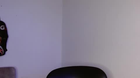 hazlan_420 online show from December 23, 7:17 am