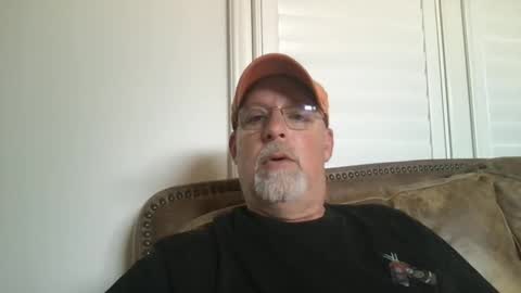 Snapshot of hdeuce22 chatting on September 19, 1:56 pm Hdeuce22 online show from September 19, 1:56 pm