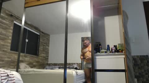 Snapshot of healedcarioca chatting on December 20, 6:02 pm Brazilian bigdick online show from December 20, 6:02 pm