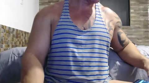 Snapshot of healedcarioca chatting on November 11, 2:11 am Brazilian bigdick online show from November 11, 2:11 am
