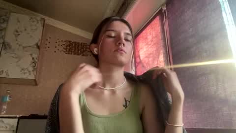 Lili online show from March 24, 12:10 pm