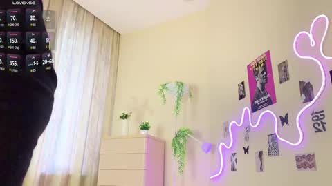 heavenmoth online show from February 17, 1:18 pm