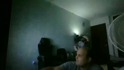 Snapshot of heavy_rebellxc chatting on October 23, 5:29 am Heavy Rebell online show from October 23, 5:29 am