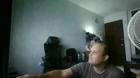 Snapshot of heavy_rebellxc chatting on October 31, 8:04 am Heavy Rebell online show from October 31, 8:04 am