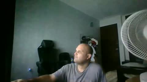 Snapshot of heavy_rebellxc chatting on November 13, 7:18 am Heavy Rebell online show from November 13, 7:18 am