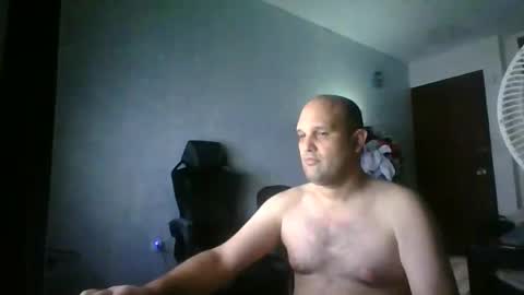 Snapshot of heavy_rebellxc chatting on November 27, 5:42 am Heavy Rebell online show from November 27, 5:42 am