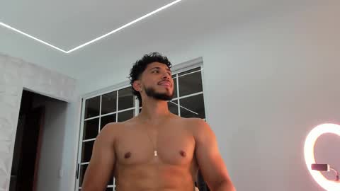 Snapshot of heavy_thor chatting on February 10, 11:23 pm Thor online show from February 10, 11:23 pm