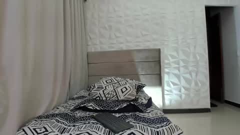 Snapshot of heavy_thor chatting on February 14, 12:51 am Thor online show from February 14, 12:51 am