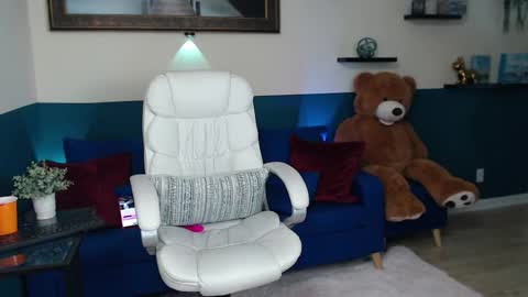 Snapshot of hebelongs2her chatting on October 20, 7:25 pm hebelongs2her online show from October 20, 7:25 pm