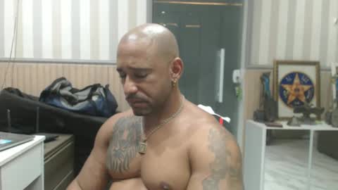 Snapshot of hebertgomes chatting on January 11, 12:12 am hebertgomes online show from January 11, 12:12 am