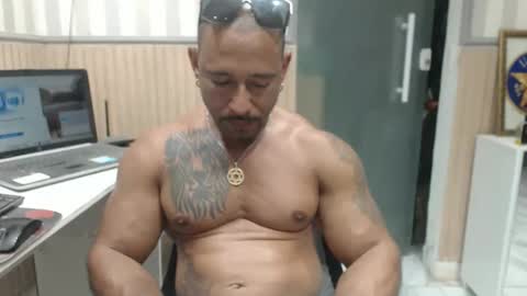 Snapshot of hebertgomes chatting on November 28, 10:45 pm hebertgomes online show from November 28, 10:45 pm