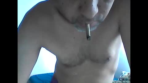 Snapshot of hedone33 chatting on December 21, 7:54 pm hedone33 online show from December 21, 7:54 pm