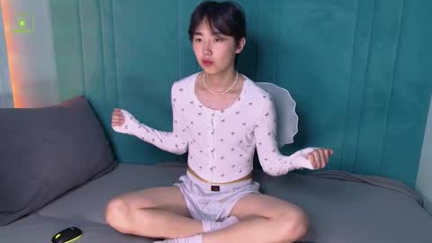 HEEJIN online show from October 18, 8:42 pm