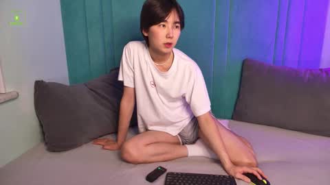 HEEJIN online show from November 8, 8:40 pm