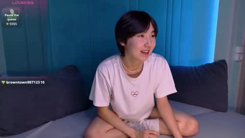 HEEJIN online show from November 19, 8:31 pm