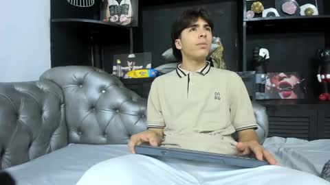 heellboy_ online show from October 23, 7:56 pm