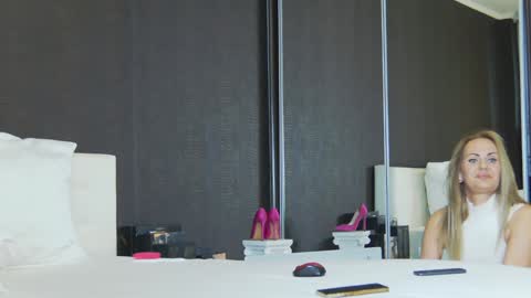 Helen online show from February 2, 9:30 am