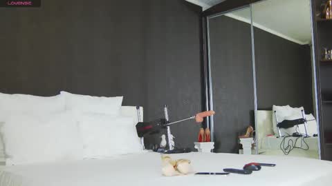 Helen online show from November 21, 8:24 am