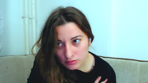 helen_adams_ online show from December 17, 6:02 am