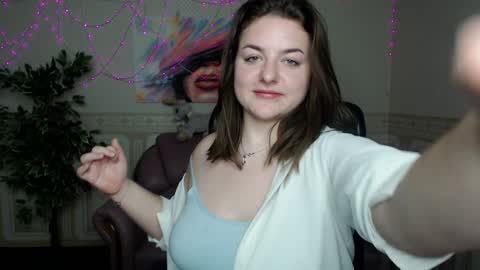 Snapshot of helen_elliot chatting on December 20, 10:49 am Helen Elliot online show from December 20, 10:49 am