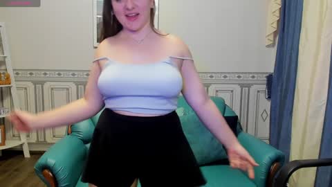 Snapshot of helen_elliot chatting on December 29, 10:12 am Helen Elliot online show from December 29, 10:12 am